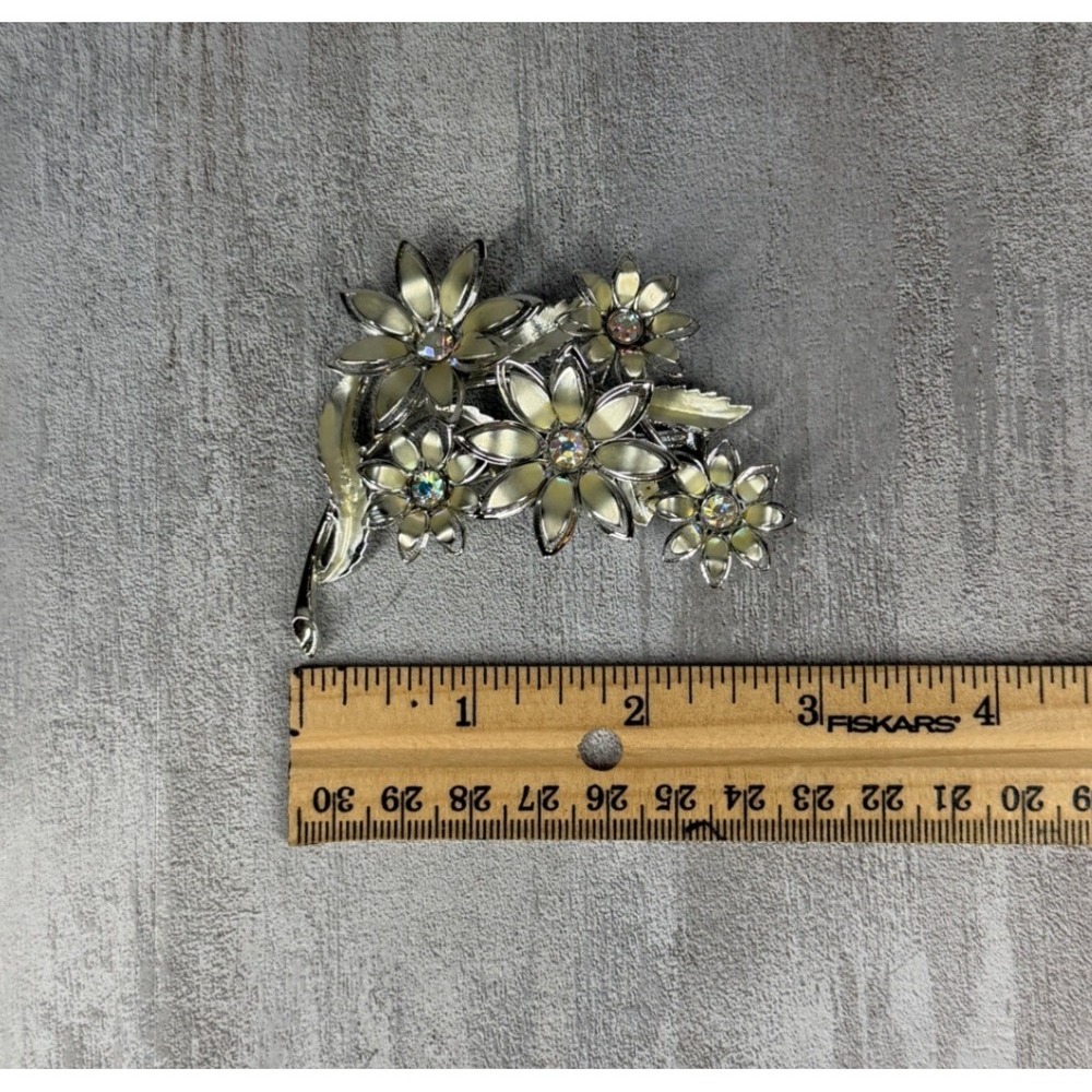 Vintage Coro Silver Tone Floral Spray Brooch Aurora Borealis Rhinestone Cream - Picture 7 of 8
